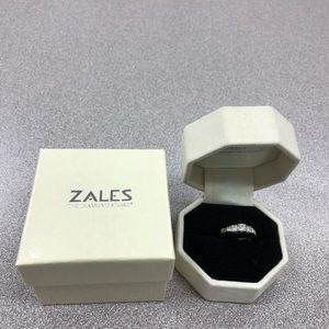 1/2 carat 3-stone diamond ring in 14k white gold